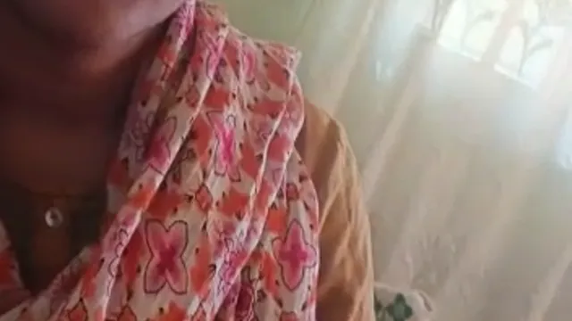 Kannada Girl Gives Fiery Blowjob for Cash in Leaked Video