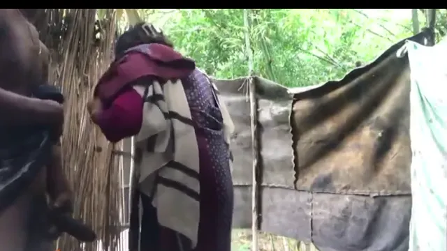 Watch Video filtrado de esposa musulmana desi con grandes pechos siendo golpeada al aire libre full viral video leaked