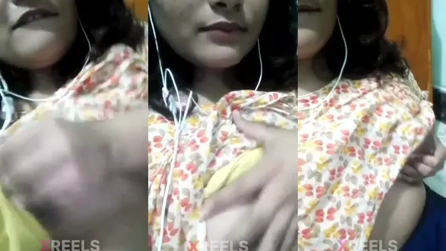 Chubby Desi Girl Boobs Squeezed Hard by BF in Sizzling HD