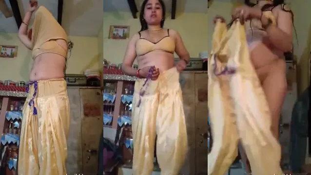 Watch Le strip-tease interdit de Bhabhi révèle un corps nu pour Devar full viral video leaked