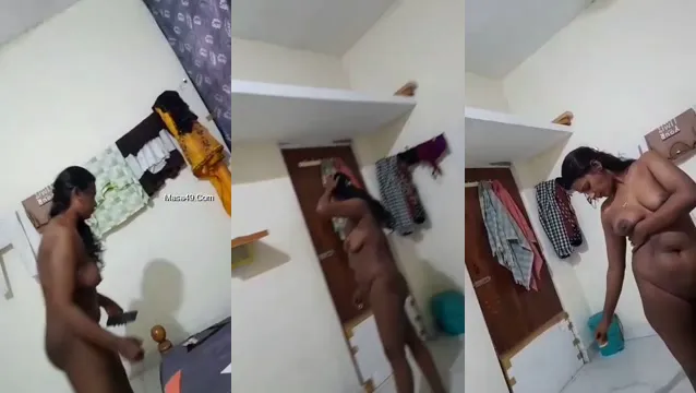 Desi Wife Strips Naked for Hubby in Leaked Home Video