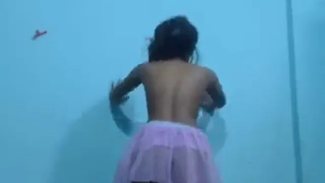 Desi Camgirl Exibe Seus Seios Suculentos ao Vivo!