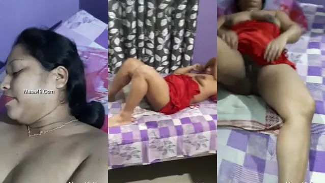 Desi Bhabhi Flips Up Dress Flashes Boobs and Pussy in Wild Public Show