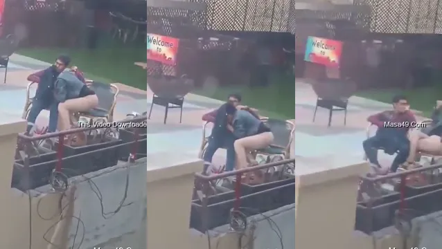 Desi Girl Gives Intense Outdoor Blowjob in Viral Leaked Video