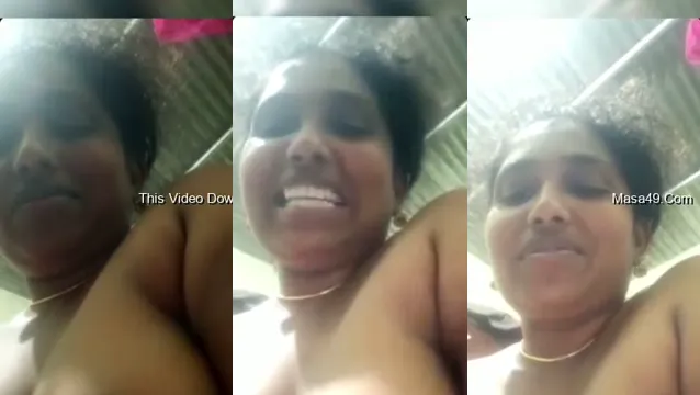 Watch Hot Indian Babe Flashes Big Boobs in Public for a Viral Tease full viral video leaked