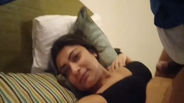 Soused tlačený k hltání sousedovy napnuté kuřidly