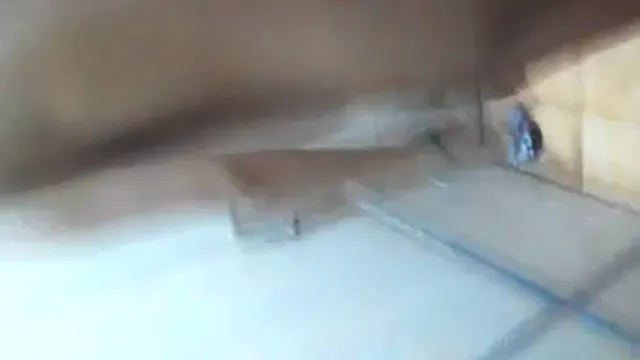 Watch Indisk Bhabhi Böjer sig och Visar sin Sexiga Kropp medan Hon Tvättar Kläder full viral video leaked