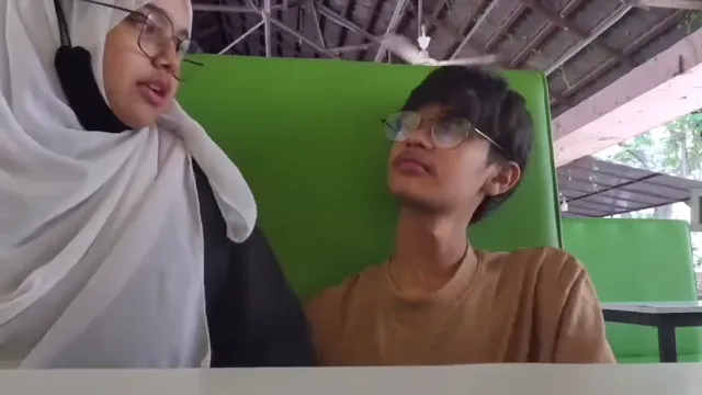 Watch Nakapalangga ang Desi na Magkakapareha sa Resto Sex Frenzy Matatag na Hinahawakan ang Mga Hita ng girlfriend full viral video leaked