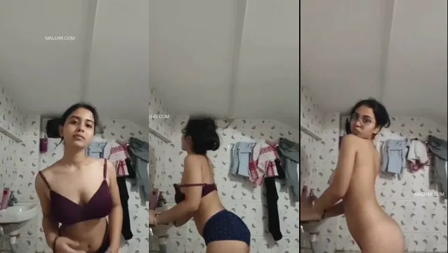 Gata Desi Quente Provocando com Movimentos Sedutores e Striptease Lento