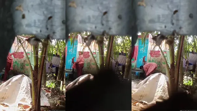 Watch Desi Bhabhi Caught Bathing Nude by Brother-in-Law in Steamy MMS full viral video leaked