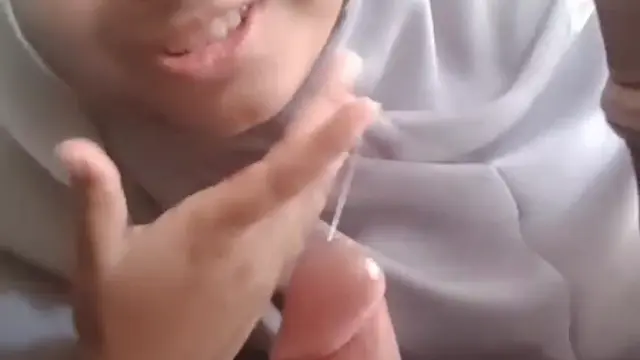 Watch Hot Hijabi GF Gives Loud Moaning Blowjob in Full HD Video full viral video leaked