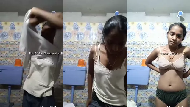 Desi Girl Si Spoglia Lentamente, Rivelandole il suo Sesso Enorme all'Amante