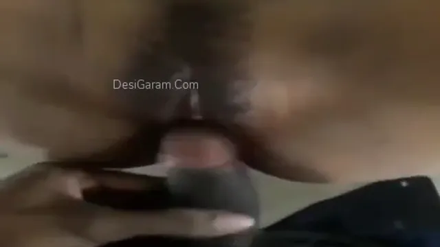 Lidah Rahul Mengharapkan Slit Priya yang Basah Sebelum Pemerasan keras