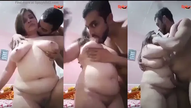Desi MILF Gets Passionate Boob Squeeze and Kissing from BF