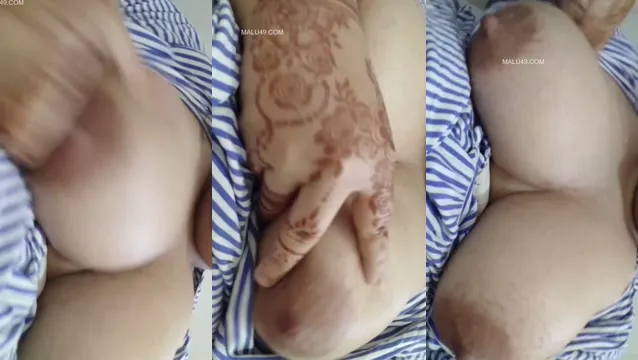 Chubby Desi Maal Strips Naked Revealing Her Full Nude Body