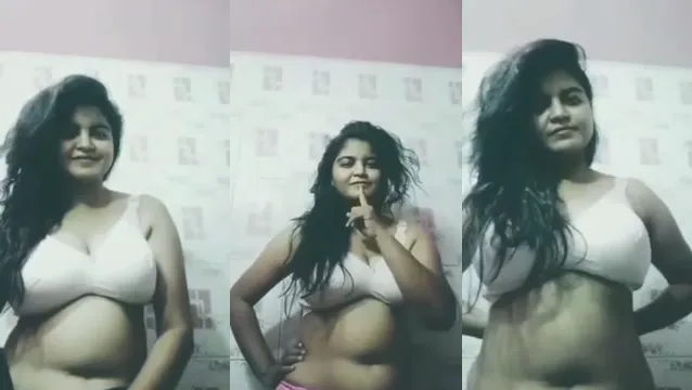 Cute Chubby Desi Girl Shakes Huge Boobs for Her Desi BF in Hotel Room