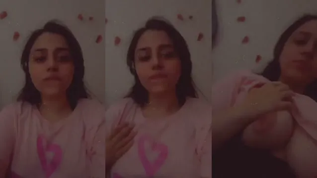 Desi Girl Squeezing Her Juicy Boobs for Pleasure