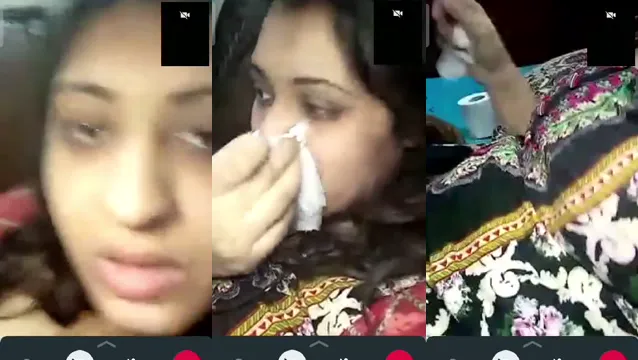 Desi Pakistani Girl Shows Boobs and Gives Blowjob in Hot Leaked Video