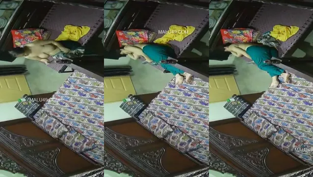 Punjabi Bhabhi Flashes Her Massive Boobs in a Leaked Video Call