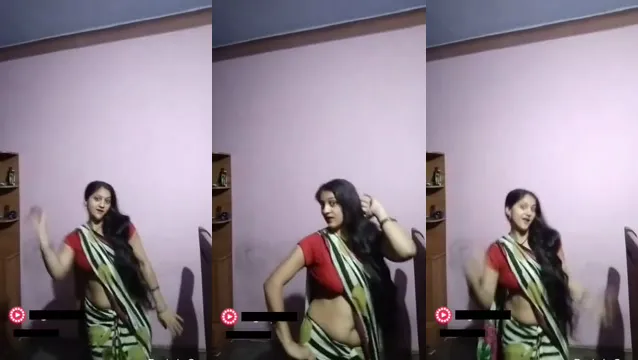 Watch Aunty's Seductive Dance Teasing Desi BF in Wild XXX Video full viral video leaked