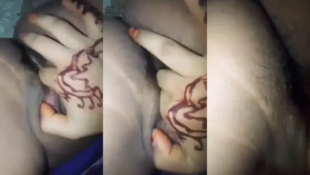 Watch Hot Desi Girl Fingering Itching Pussy in Viral Video full viral video leaked