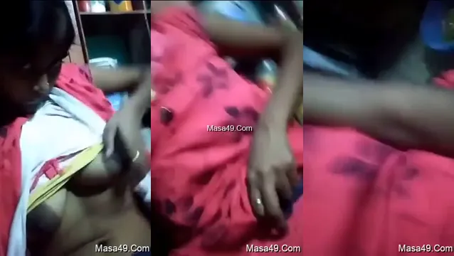 Desi Girl Flashes Her Boobs in Public - Viral Leaked Video