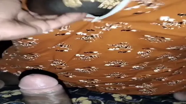 Watch White Wife Deepthroats Husband's Cock Like a Sweet Lollipop full viral video leaked