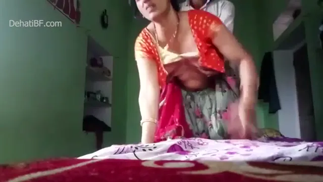 Watch Desi MILF Aunty Gets Pounded Hard in Hotel Room by BF full viral video leaked