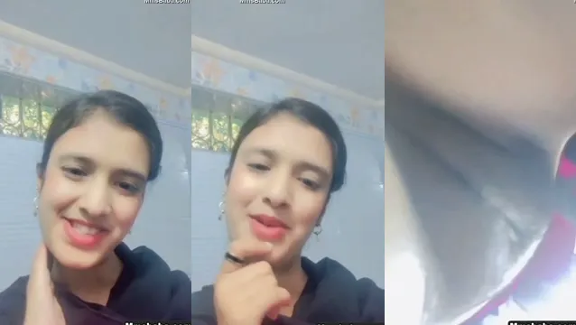 Watch Garota Desi Fofa Tira Roupas e Brinca com Seus Peitos Pequenos na Câmera full viral video leaked