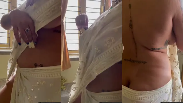 Yajna Seni's Sizzling Boob Show and Ass Cleft Tease