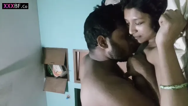 Nieuwgetrouwde Desi Vrouw Ochtend Pounding - Wilde Kamerseks