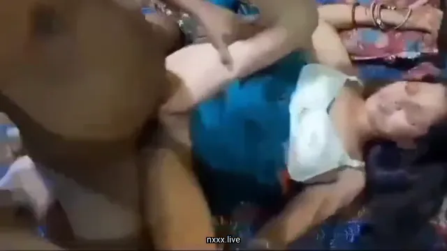 زوج ديزي يقوم بالتزاوج بجنون في HD - شغف ديزي يتم taman