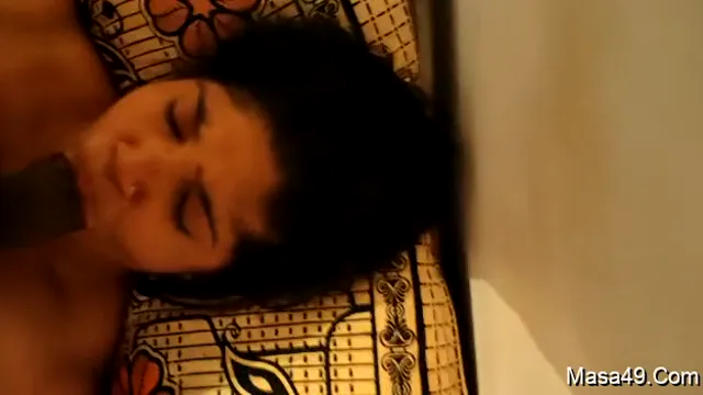 Watch Video di Scandalo La zia indiana fa un pompino profondo in una clip di romanticismo full viral video leaked