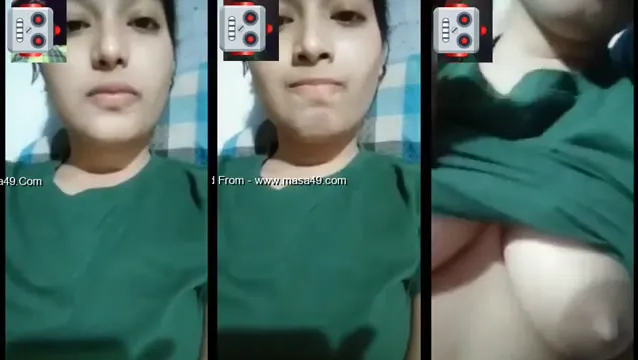 Watch Desi Girl Boldly Flashes Boobs in Public Crowd full viral video leaked