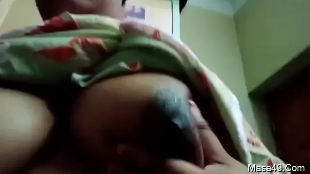 Watch Chica Desi Linda Muestra sus Grandes Pechos Naturales en Video Viral de Flash full viral video leaked